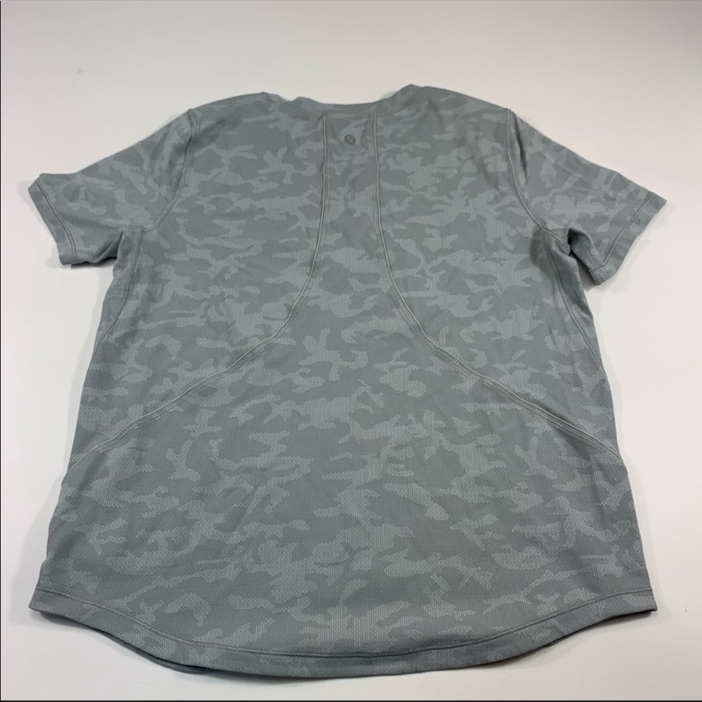 Lululemon Grey Camo Short Sleeve Top